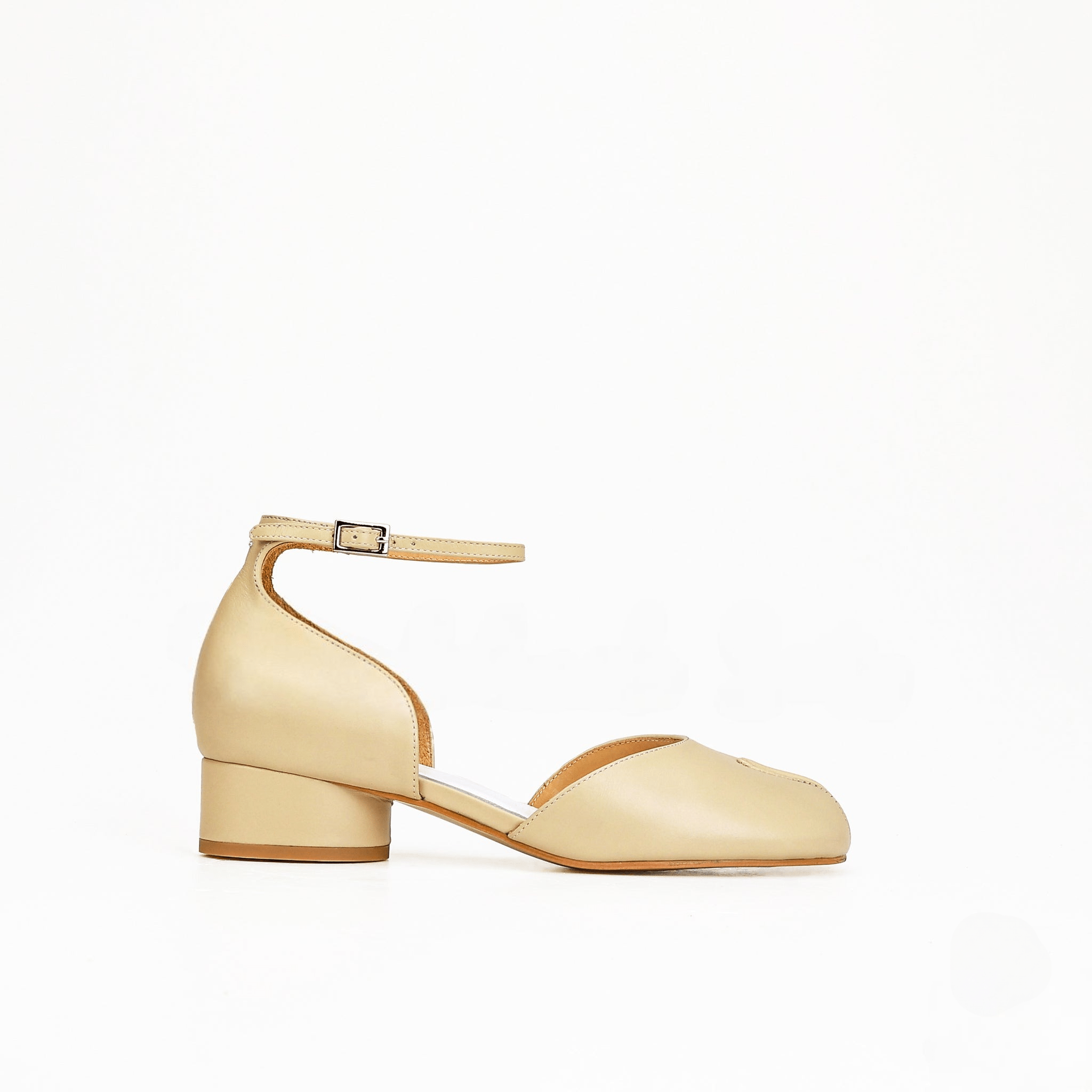 Beige Leather Tabi Summer Strap Sandals - Sofia Romano