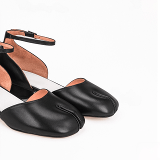 Black Tabi Leather Strap Sandals - Sofia Romano